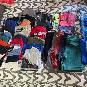 32 piece kids size 6-7 bundle (used & like new items)